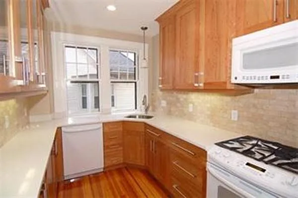 3 Newport Rd #4 — Photo 2