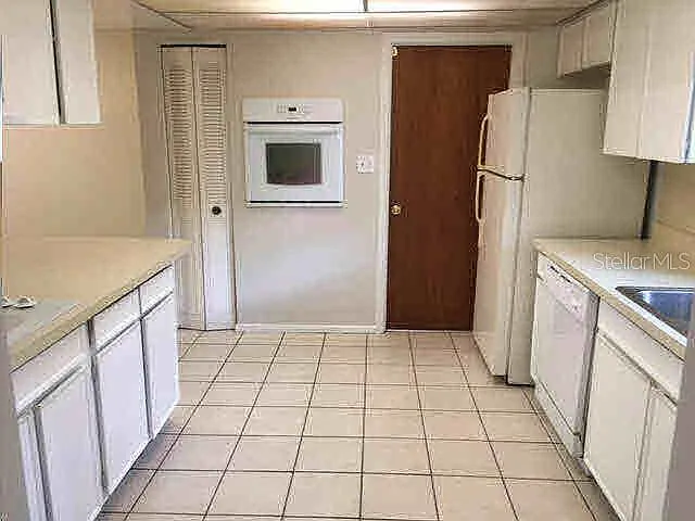 2730 Prince John Rd — Photo 3