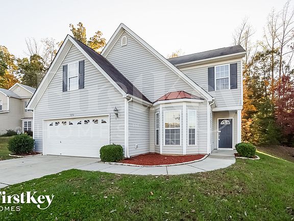 2nd image of 3216 Castlemaine Dr