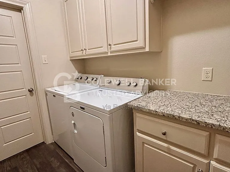 10317 Vernon Dr — Photo 22