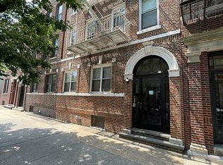 3174 33rd St, Astoria, NY 11106