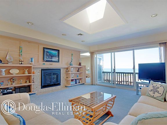 3rd image of 109 Fox Hill Dr