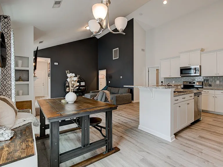 1428 Ardennes Dr — Photo 15
