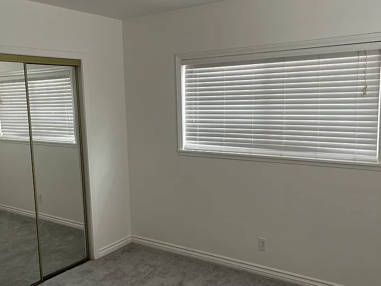 10148 Independence Ave — Photo 8