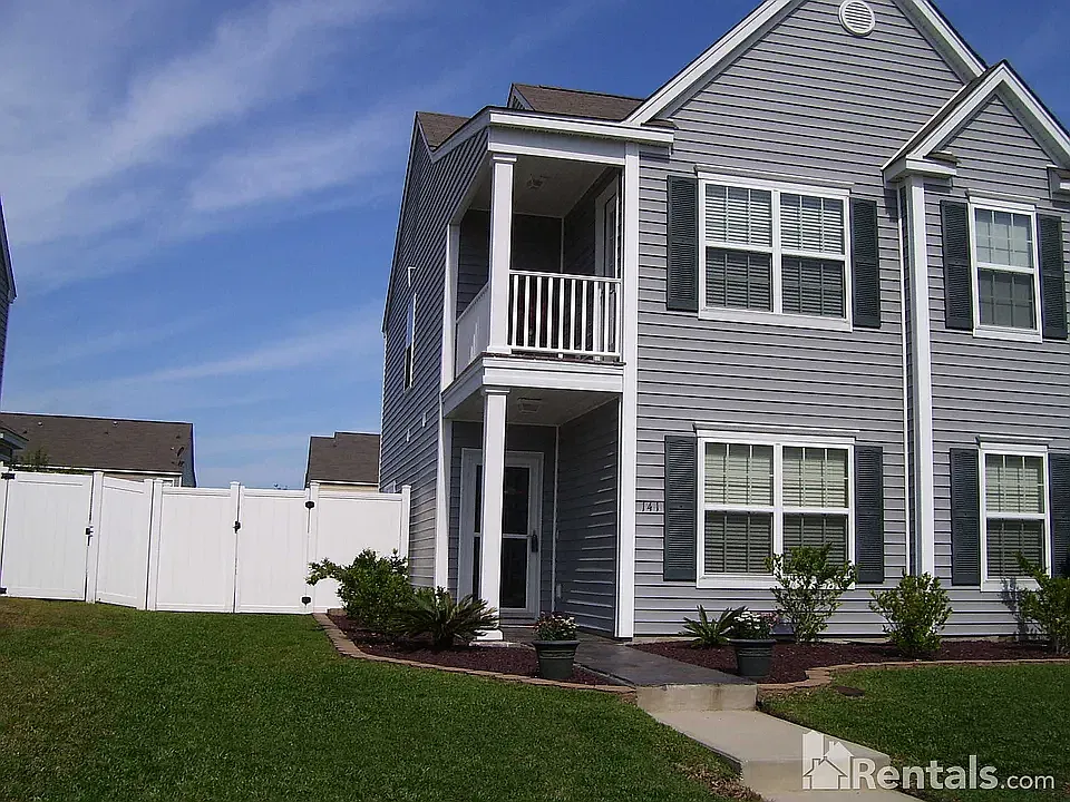 141 Fairgreen St