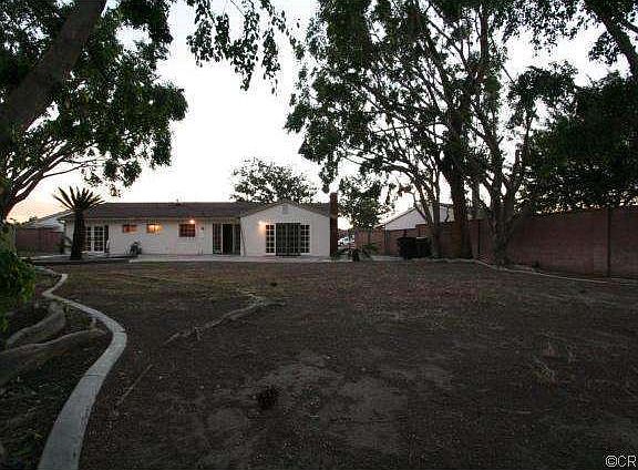 3rd image of 1813 W Hacienda Pl