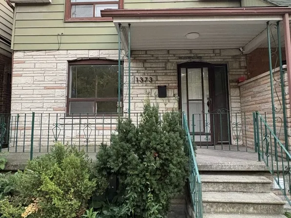 1373 Davenport Rd, Toronto, ON M6H 2H5