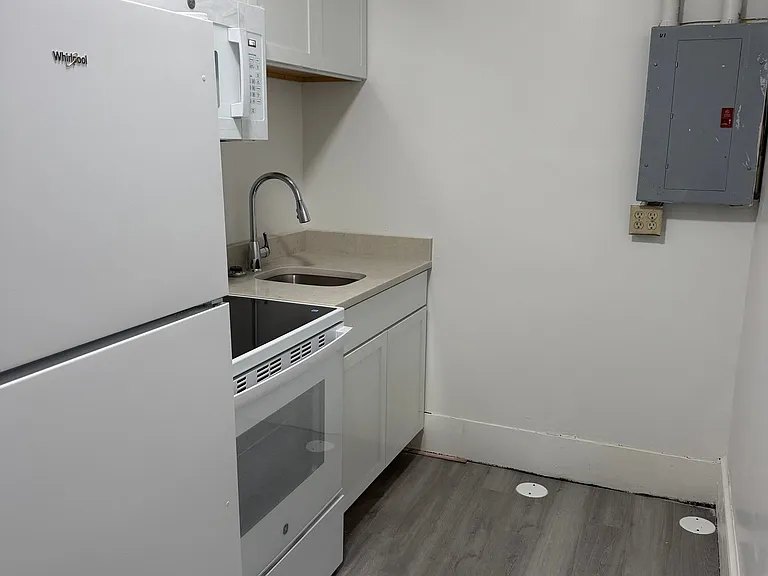 33 N Washington St #3 — Photo 1