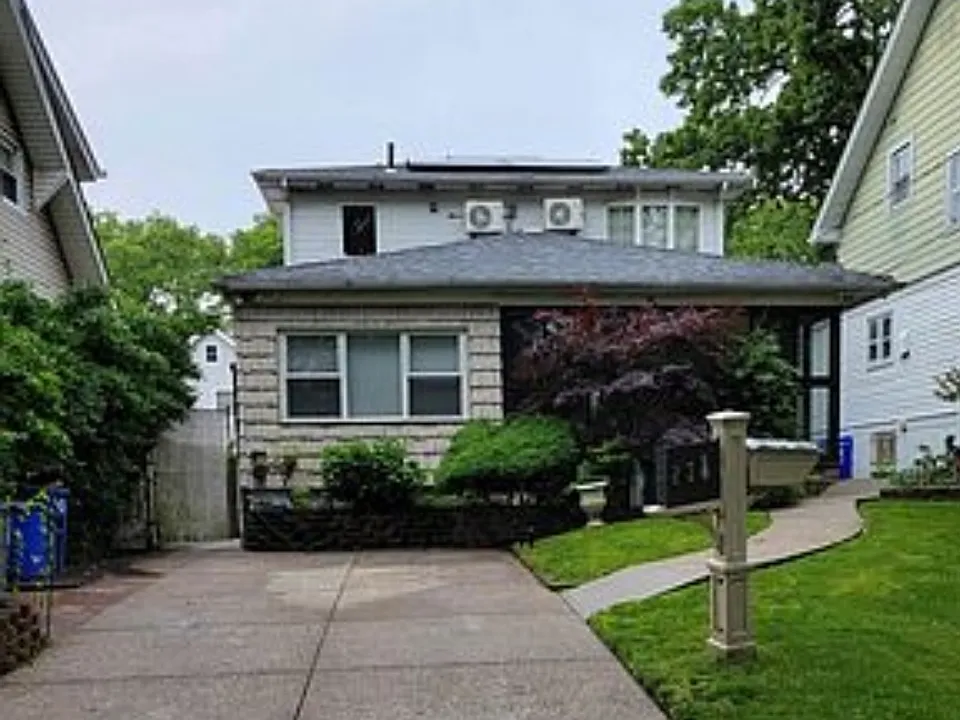 270 Greeley Ave #2