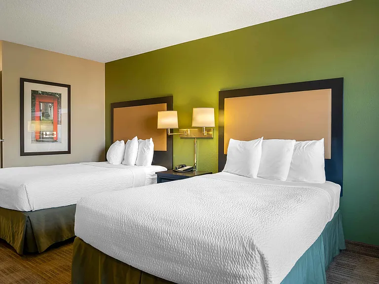Studio Suite - 2 Full Beds