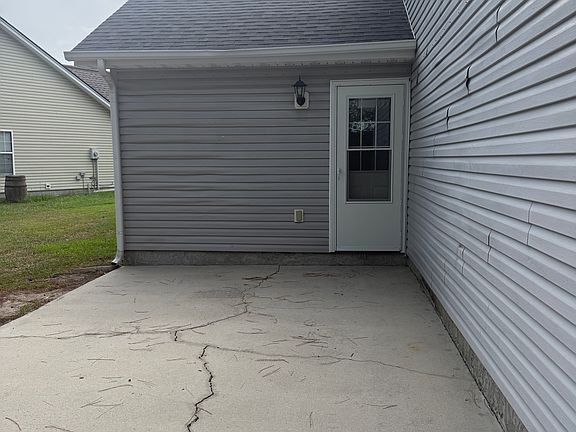 3rd image of 318 Worthington Cir