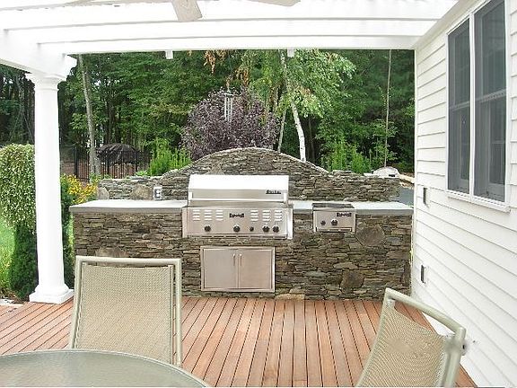 Outdoor ktichen/ Porch