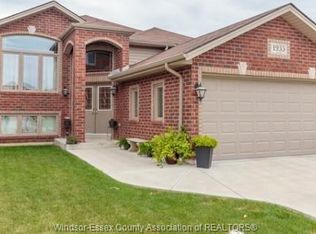 1933 Curry Ave, Windsor, ON N9B 0B3