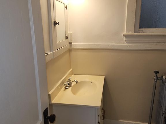 5th image of 531 Wells Ave NW #5