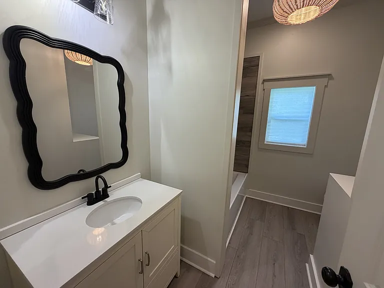 710 Carson St — Photo 10