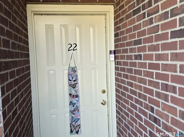 295 Redstone Hill Road #22, Bristol, CT 06010