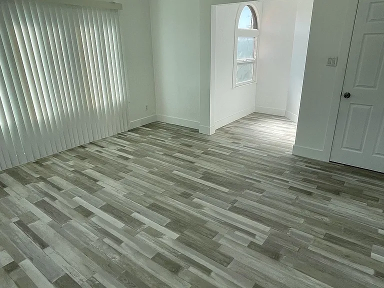 121 N New Hampshire Ave — Photo 5
