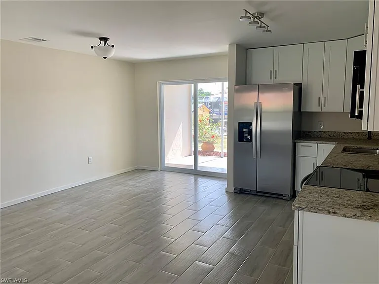 4833 Esplanade St — Photo 4