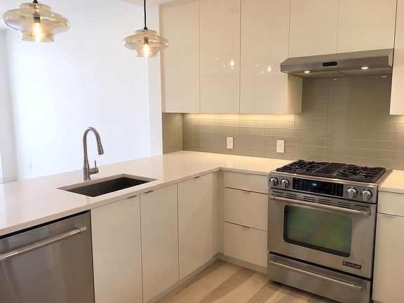 2nd image of 32 Traveler St Unit 613
