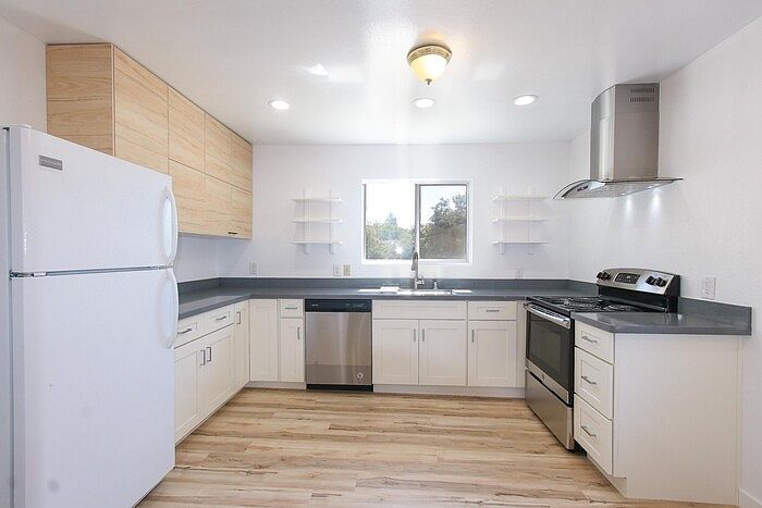 1st image of 575 S Eden Ave