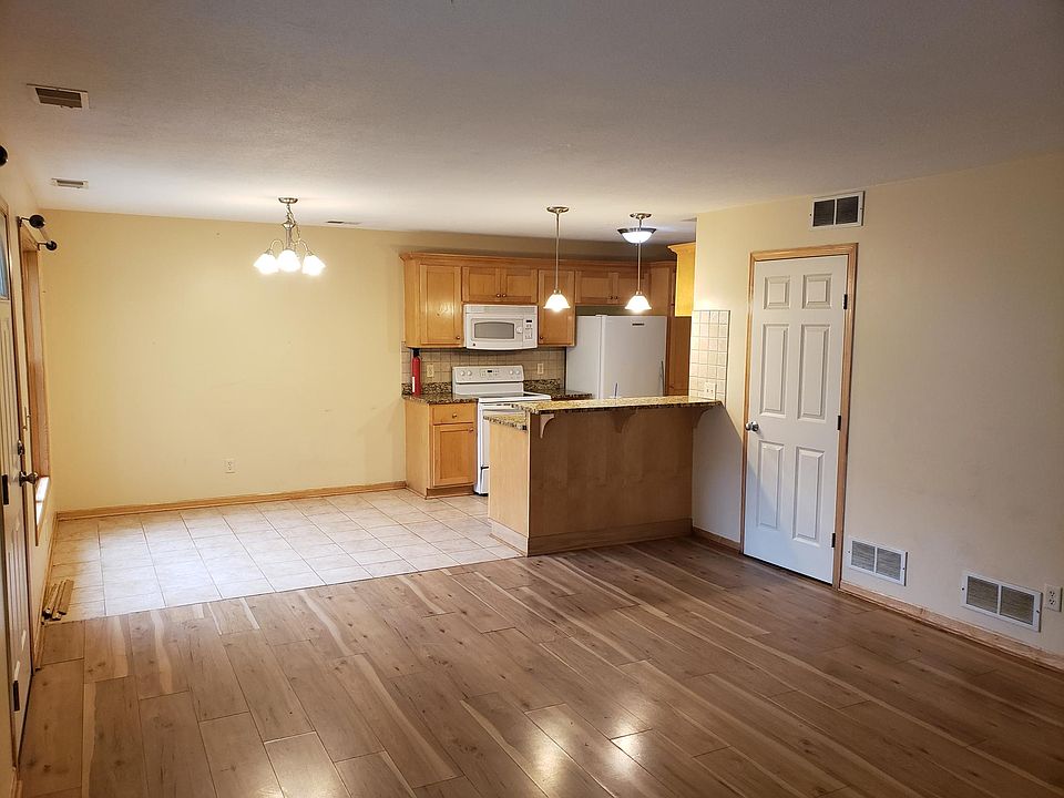 1st image of 1881 Garden Way