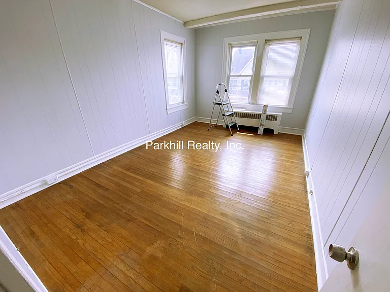 641 George St — Photo 10