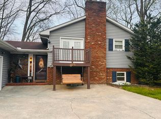 38 Evening Star Rd, Fayetteville, WV 25840