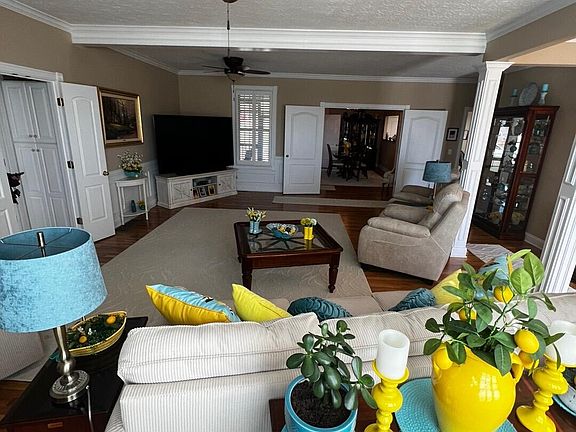 5th image of 1453 Clubhouse Ln