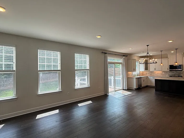 352 Pear Blossom Rd — Photo 8