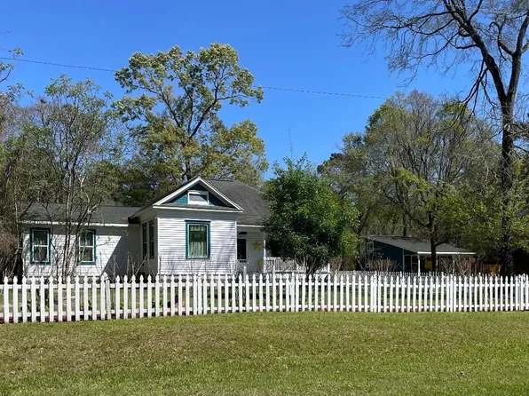 19018 Veterans Rd, Magnolia, TX 77355