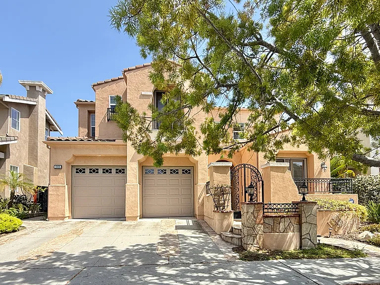 13835 Kerry Ln — Photo 1