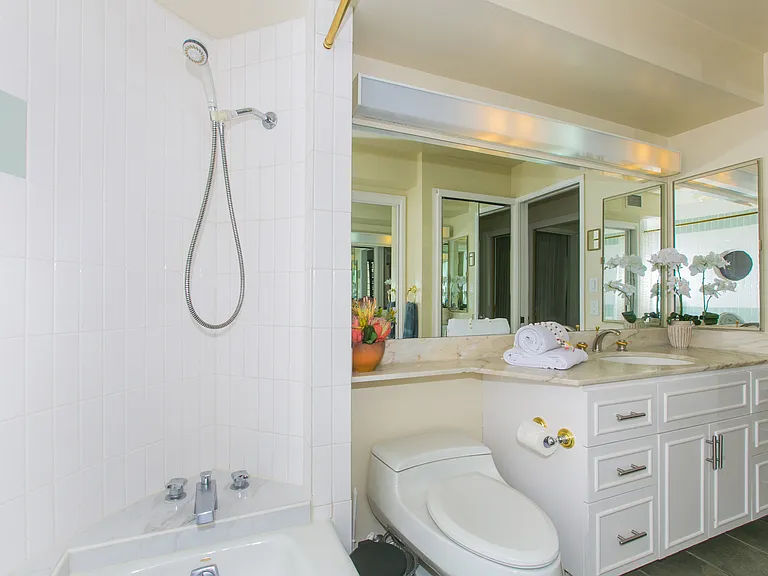 1910 Ala Moana Blvd #13A — Photo 12