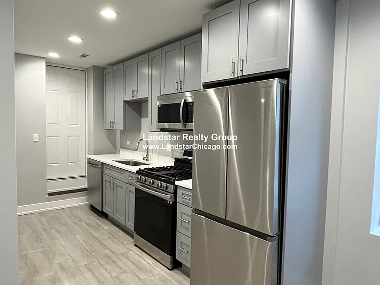 926 W 32nd Pl #BR — Photo 6