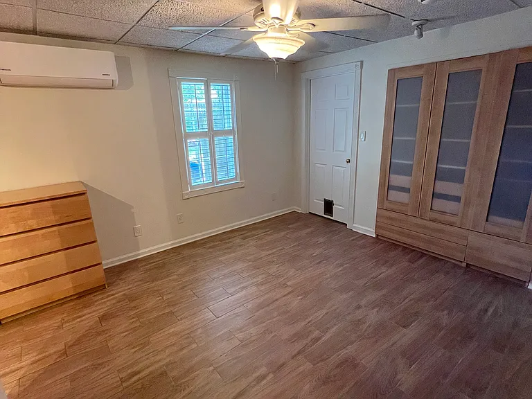 588 Wimbledon Rd NE — Photo 12
