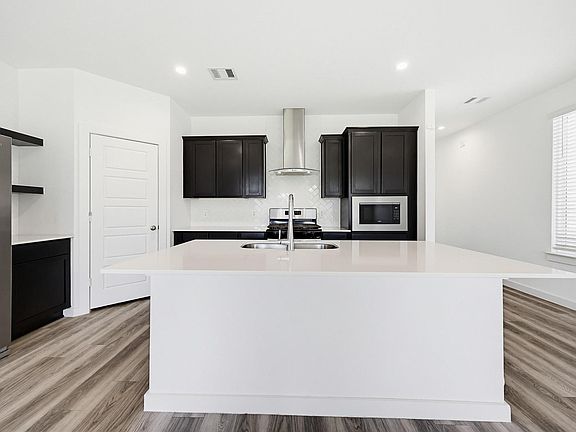 3rd image of 12331 Basilwood Dr