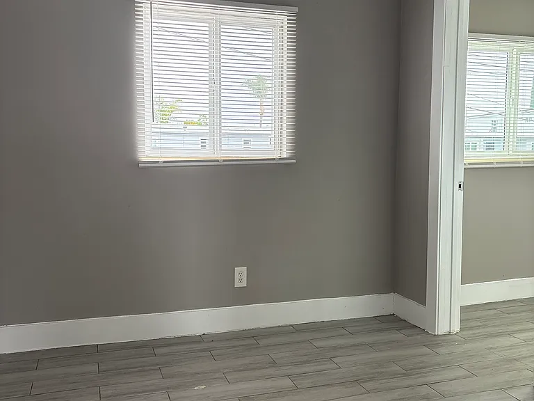 1136 Hoffman Ave #12 — Photo 5