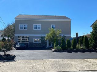 106 W 11th St, Ship Bottom, NJ 08008