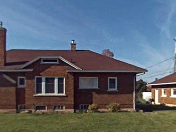 2nd image of 704 W Genesee St