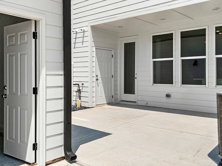 422 Trumpeter St #1 — Photo 6