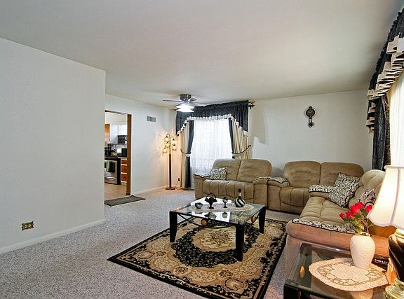 3rd image of 539 Wisconsin Ave
