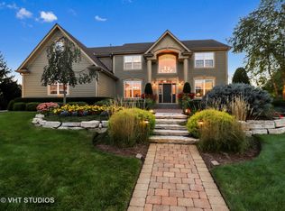 1 Hawthorn Grove Cir, Hawthorn Woods, IL 60047