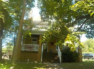 745 Riffle Hollow Rd, Mc Clellandtown, PA 15458