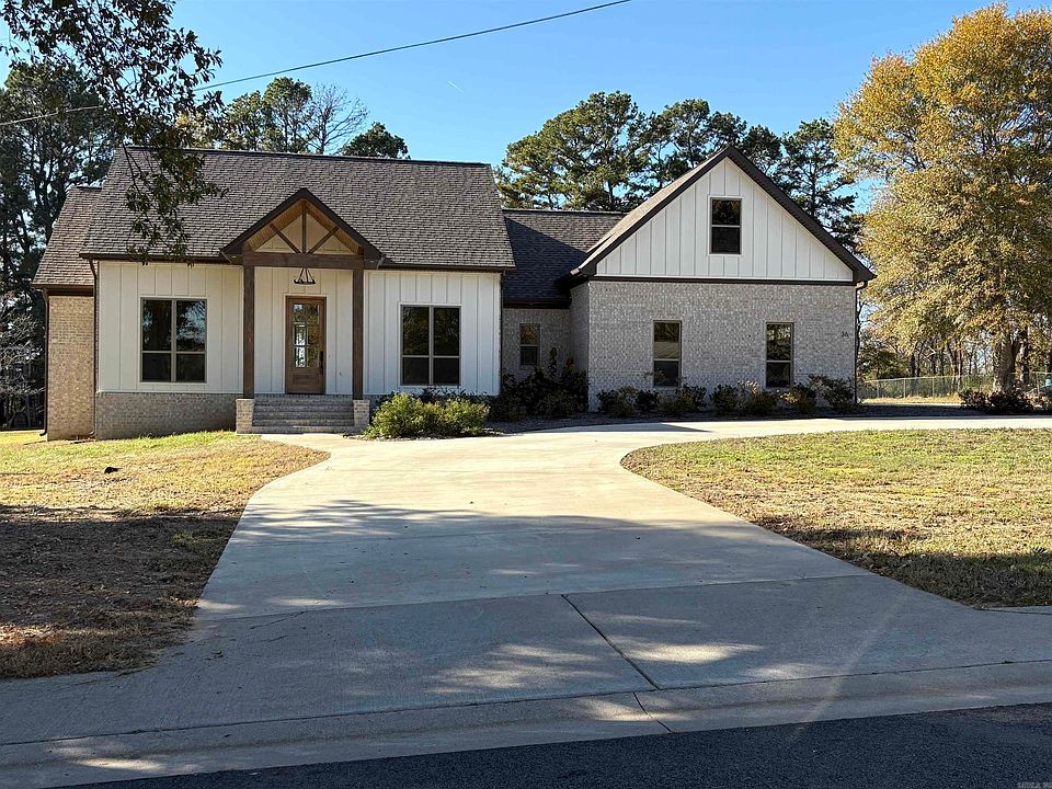 1st image of 36 Church Cir