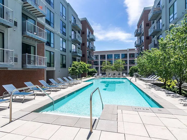 121-towne-apartments-poi-008-1