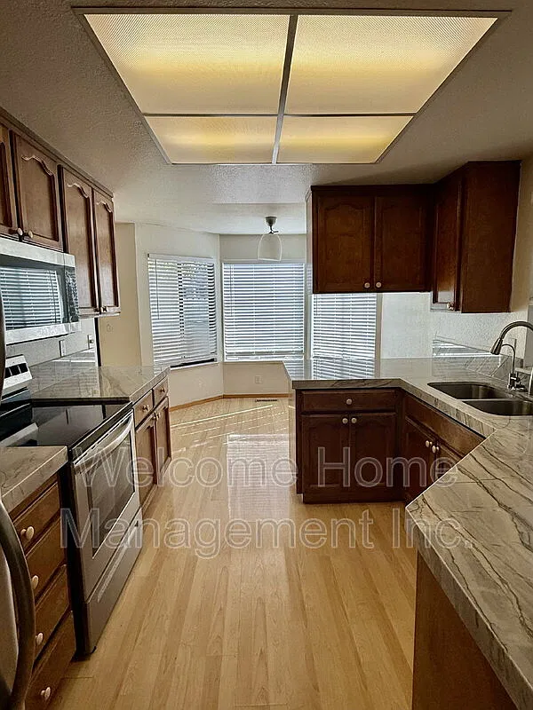2 bed, 2.0 bath, 1200 sqft, $3,195 — Photo 3