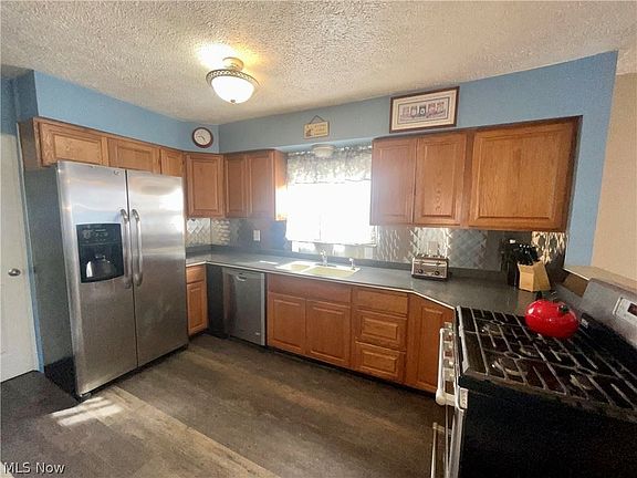5th image of 35972 Portage Dr