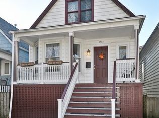 2423 W Belle Plaine Ave, Chicago, IL 60618