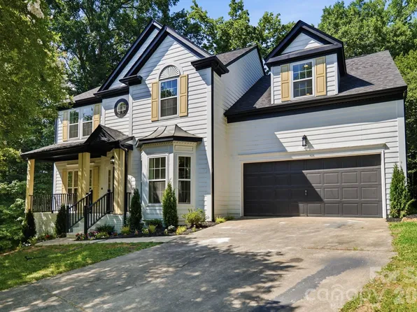 6102 Garamond Ct, Charlotte, NC 28270