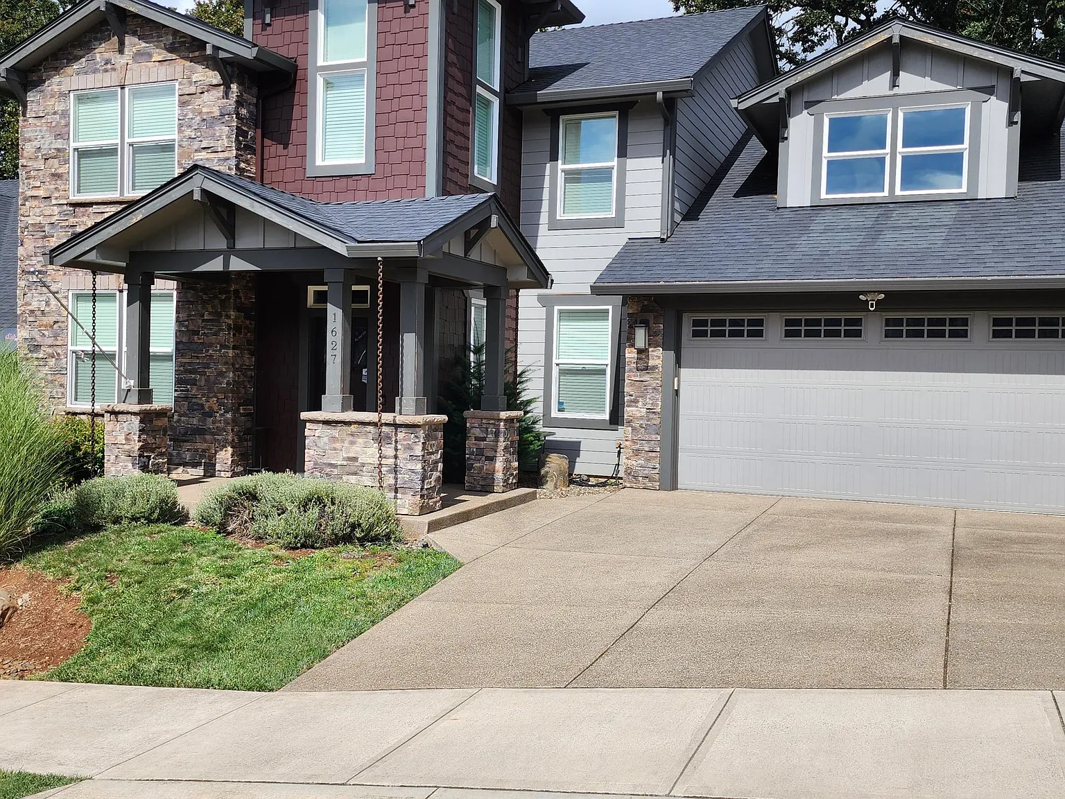 4 bed, 3200 sqft, $4,000 — Photo 2