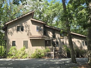 308 Canoebrook Dr, Hawley, PA 18428